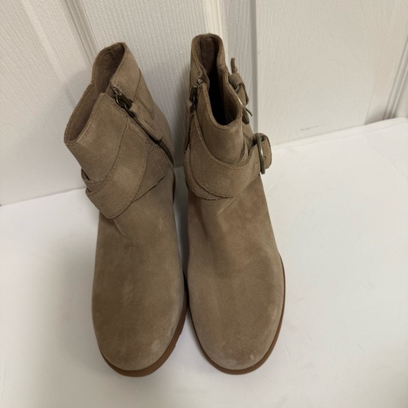 Women’s Sorel Wedge booties! - Picture 3 of 6